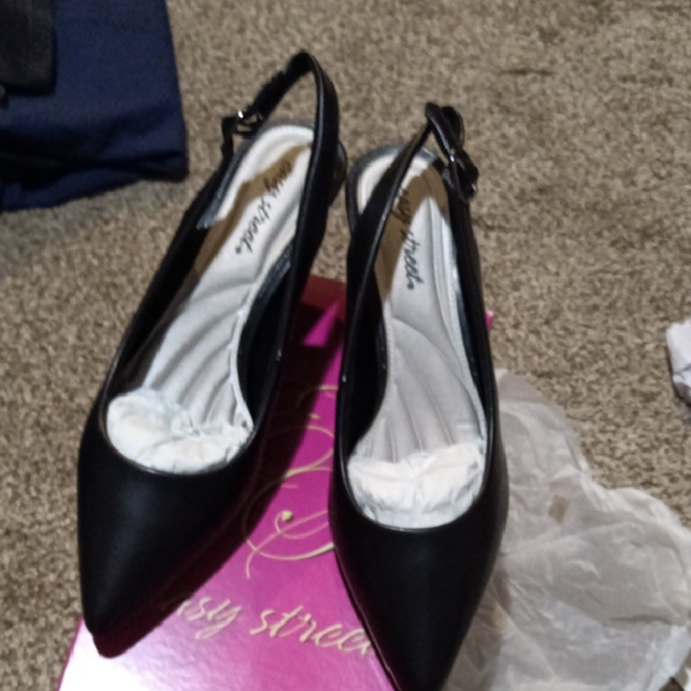 Easy Street Black Classic Heels